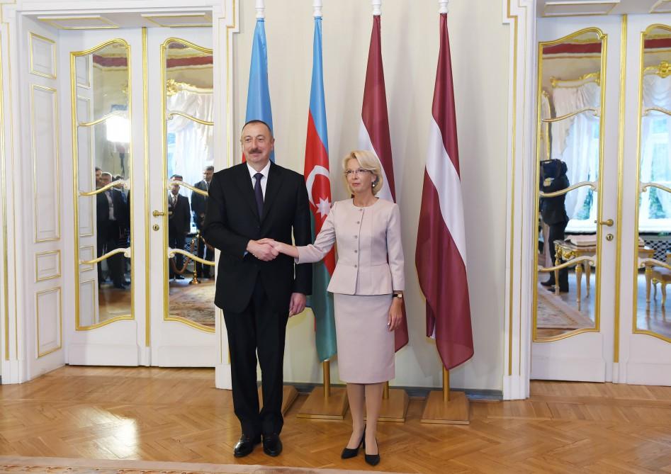 Ilham Aliyev meets speaker of Latvian parliament (PHOTO)
