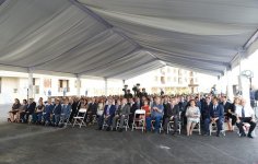 Ilham Aliyev attends ceremony to give out apartments to journalists  (PHOTO)