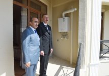 Ilham Aliyev attends ceremony to give out apartments to journalists  (PHOTO)