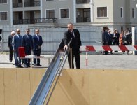 Ilham Aliyev attends ceremony to give out apartments to journalists  (PHOTO)