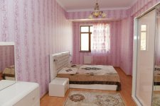 Ilham Aliyev attends ceremony to give out apartments to journalists  (PHOTO)