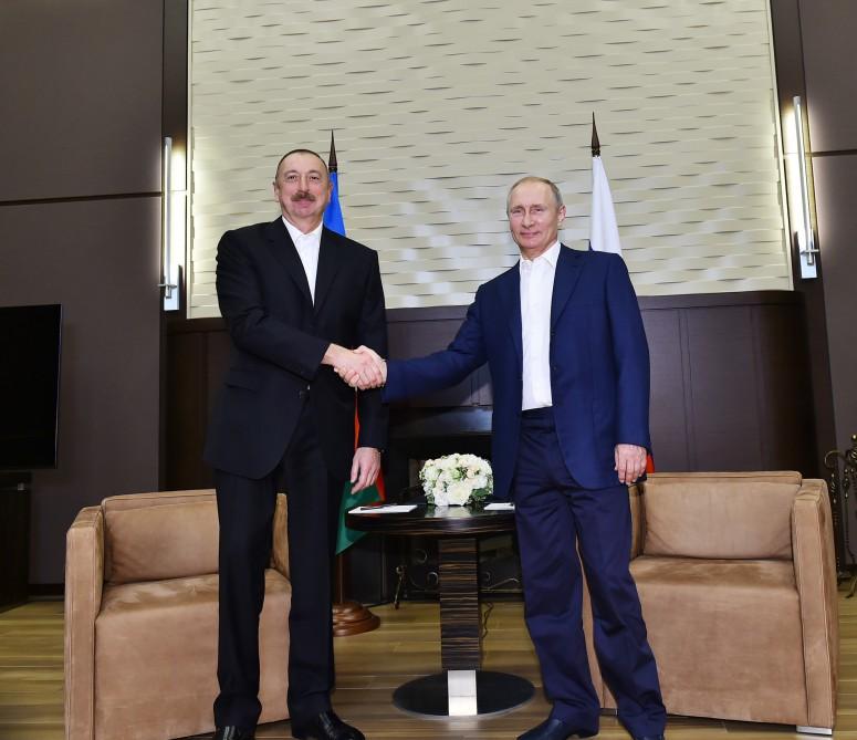 Azerbaijani, Russian presidents meet in Sochi (PHOTO)