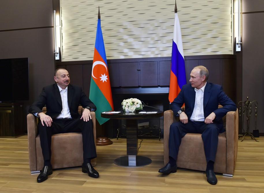 Azerbaijani, Russian presidents meet in Sochi (PHOTO)