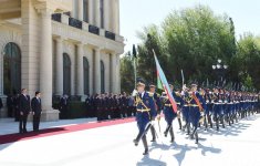 Official welcome ceremony held for Turkmen president in Baku (PHOTO)