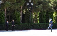 Official welcome ceremony held for Turkmen president in Baku (PHOTO)