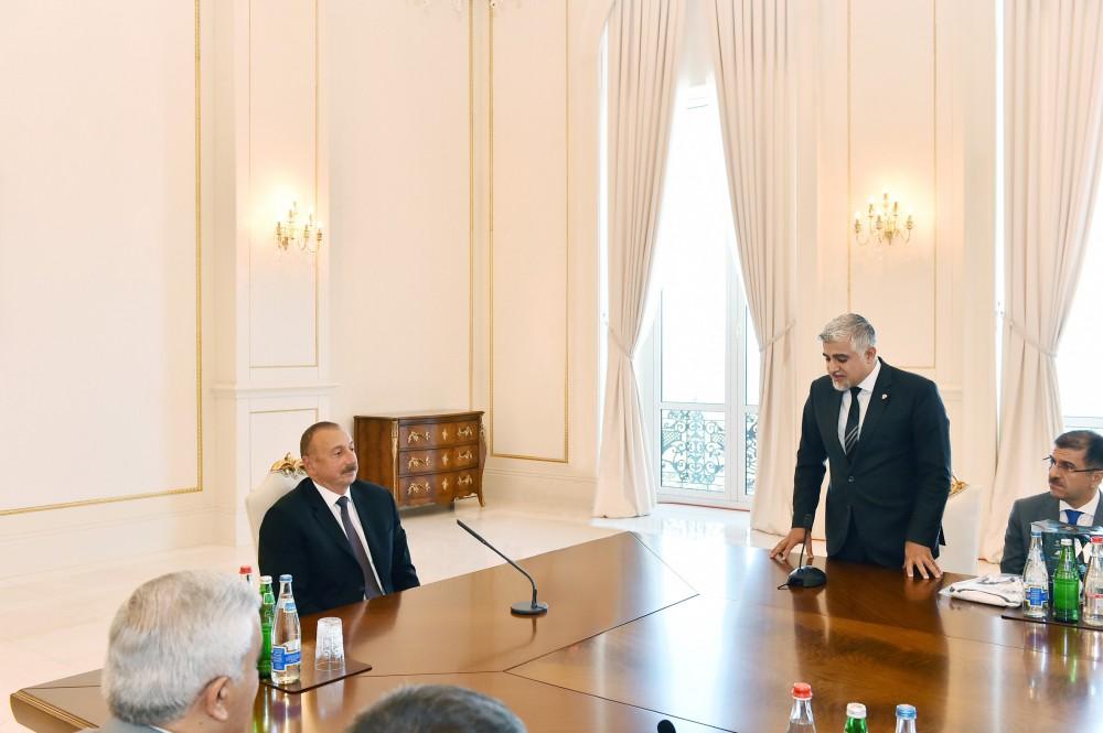 President Ilham Aliyev receives Qarabag football club players (PHOTO)