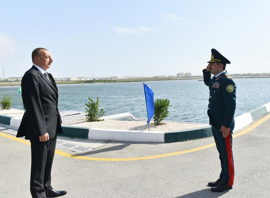 Ilham Aliyev views newly-built Tufan type border guard ship (PHOTO)