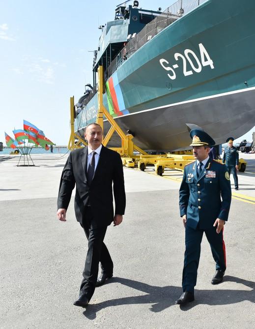 Ilham Aliyev views newly-built Tufan type border guard ship (PHOTO)