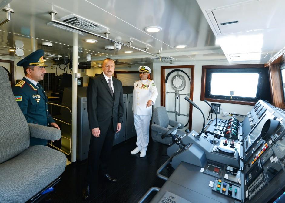 Ilham Aliyev views newly-built Tufan type border guard ship (PHOTO)