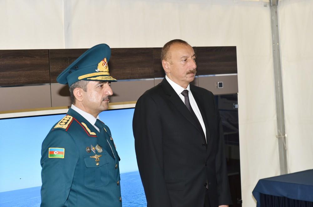 Ilham Aliyev views newly-built Tufan type border guard ship (PHOTO)