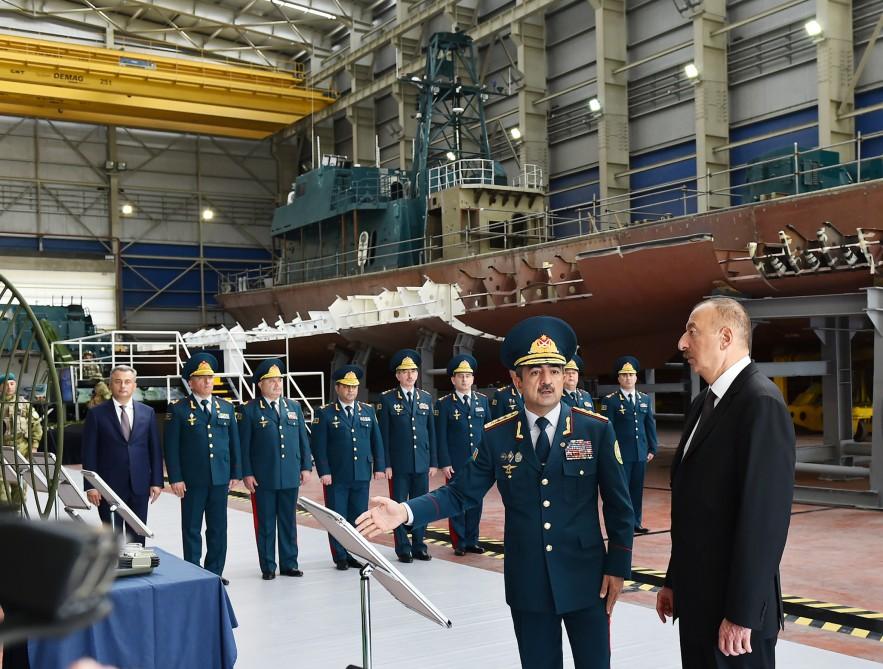 Ilham Aliyev views newly-built Tufan type border guard ship (PHOTO)