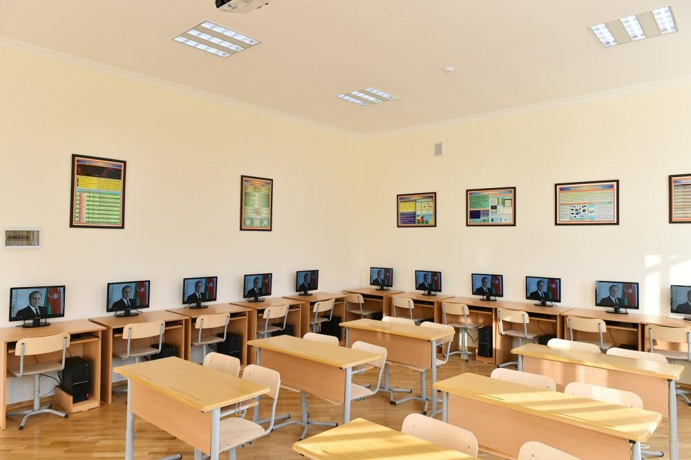 Ilham Aliyev observes school in Baku after major overhaul (PHOTO)
