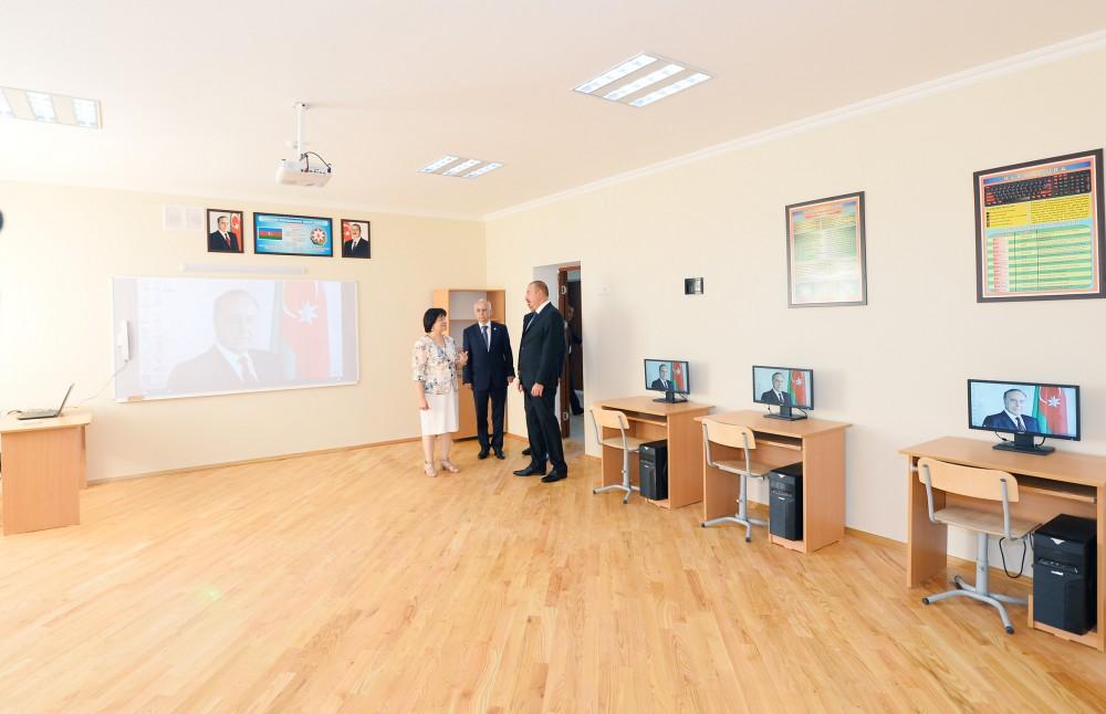 Ilham Aliyev views overhauled secondary school in Nizami district (PHOTO)