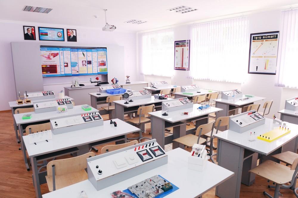 Ilham Aliyev views overhauled secondary school in Nizami district (PHOTO)