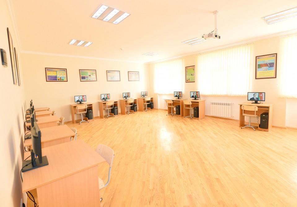 Ilham Aliyev views overhauled secondary school in Nizami district (PHOTO)