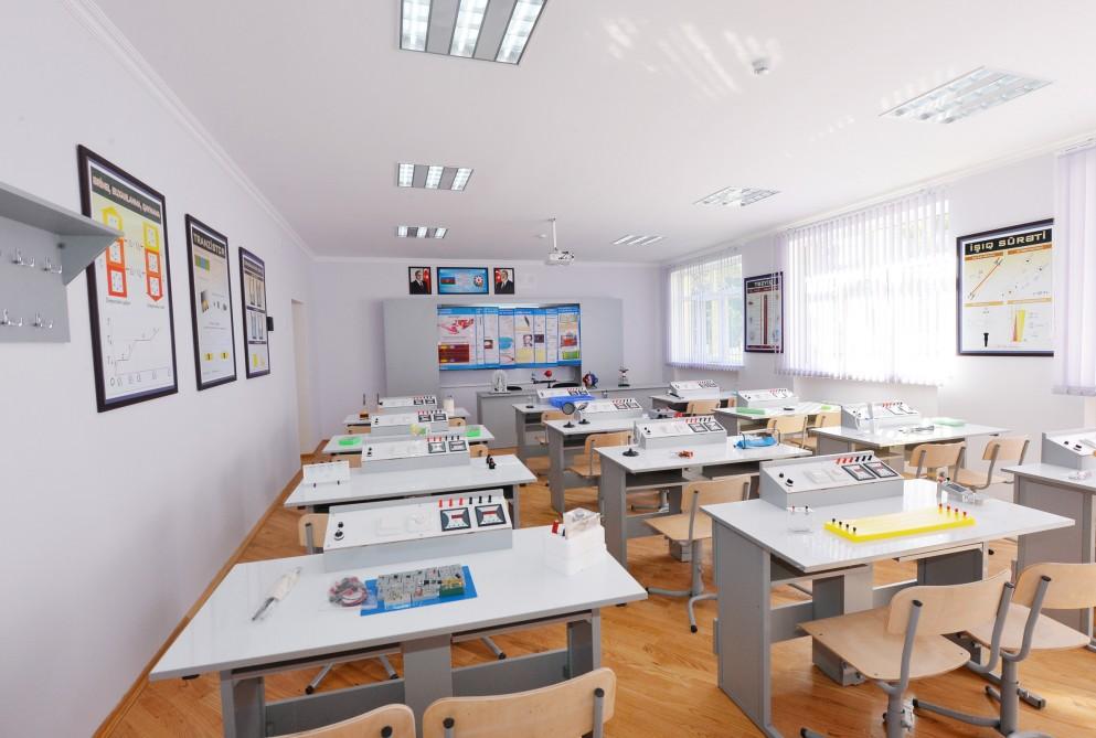 Ilham Aliyev views overhauled secondary school in Nizami district (PHOTO)