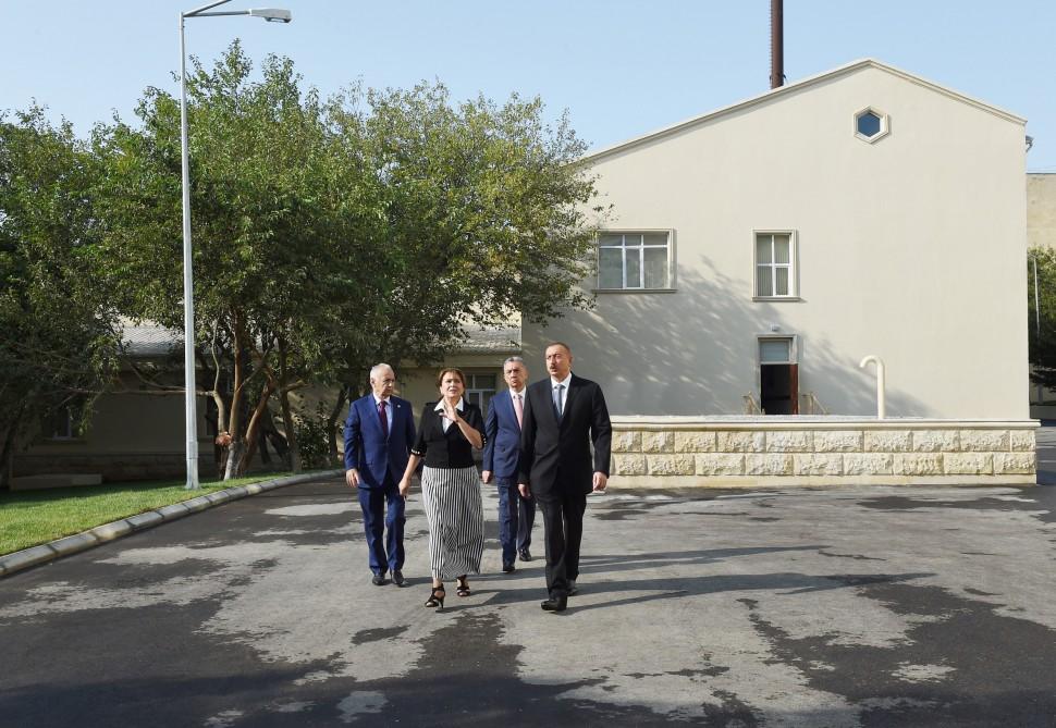 Ilham Aliyev views overhauled school in Baku’s Sabayil District  (PHOTO)