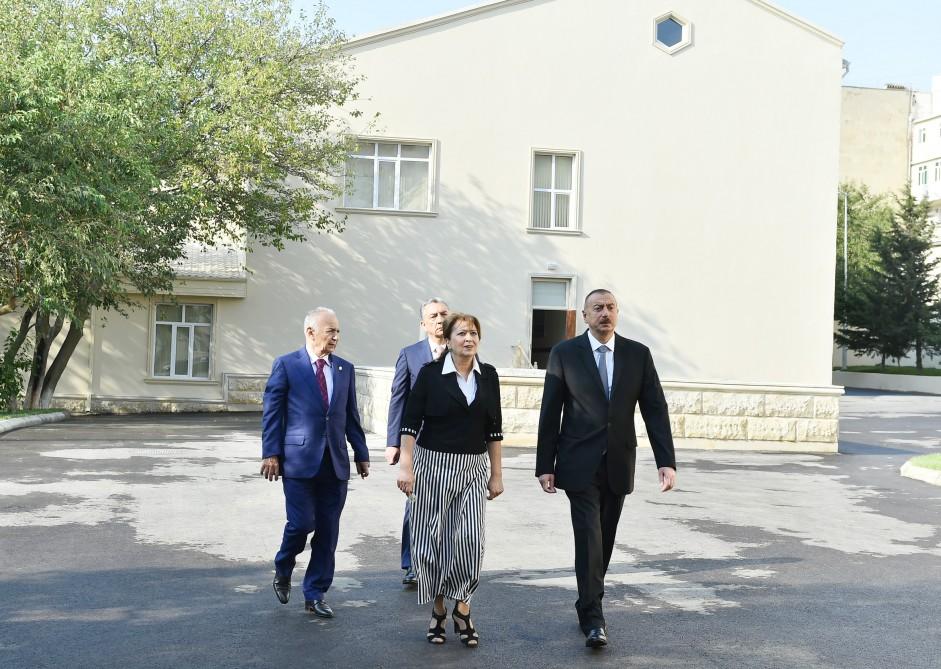 Ilham Aliyev views overhauled school in Baku’s Sabayil District  (PHOTO)
