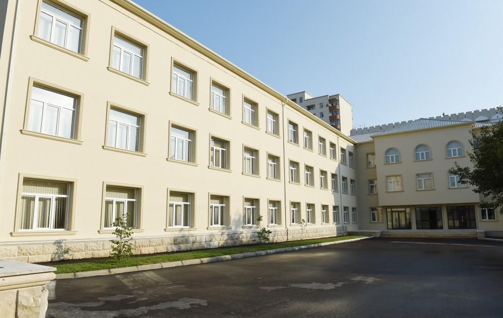 Ilham Aliyev views overhauled school in Baku’s Sabayil District  (PHOTO)