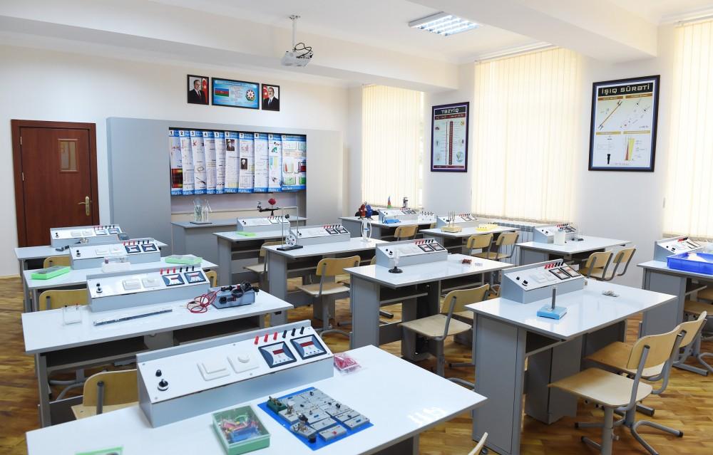 Ilham Aliyev views overhauled school in Baku’s Sabayil District  (PHOTO)