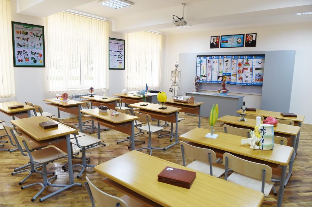 Ilham Aliyev views overhauled school in Baku’s Sabayil District  (PHOTO)