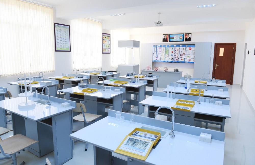 Ilham Aliyev views overhauled school in Baku’s Sabayil District  (PHOTO)