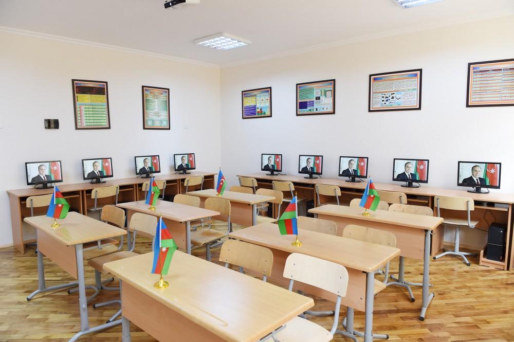 Ilham Aliyev views overhauled school in Baku’s Sabayil District  (PHOTO)