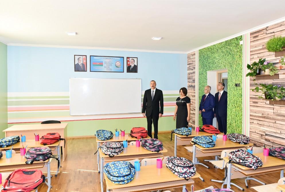 Ilham Aliyev views newly-renovated secondary school in Sabail district (PHOTO)