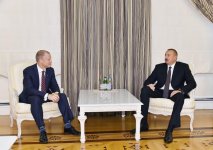 President Ilham Aliyev receives Statoil executive VP (PHOTO)