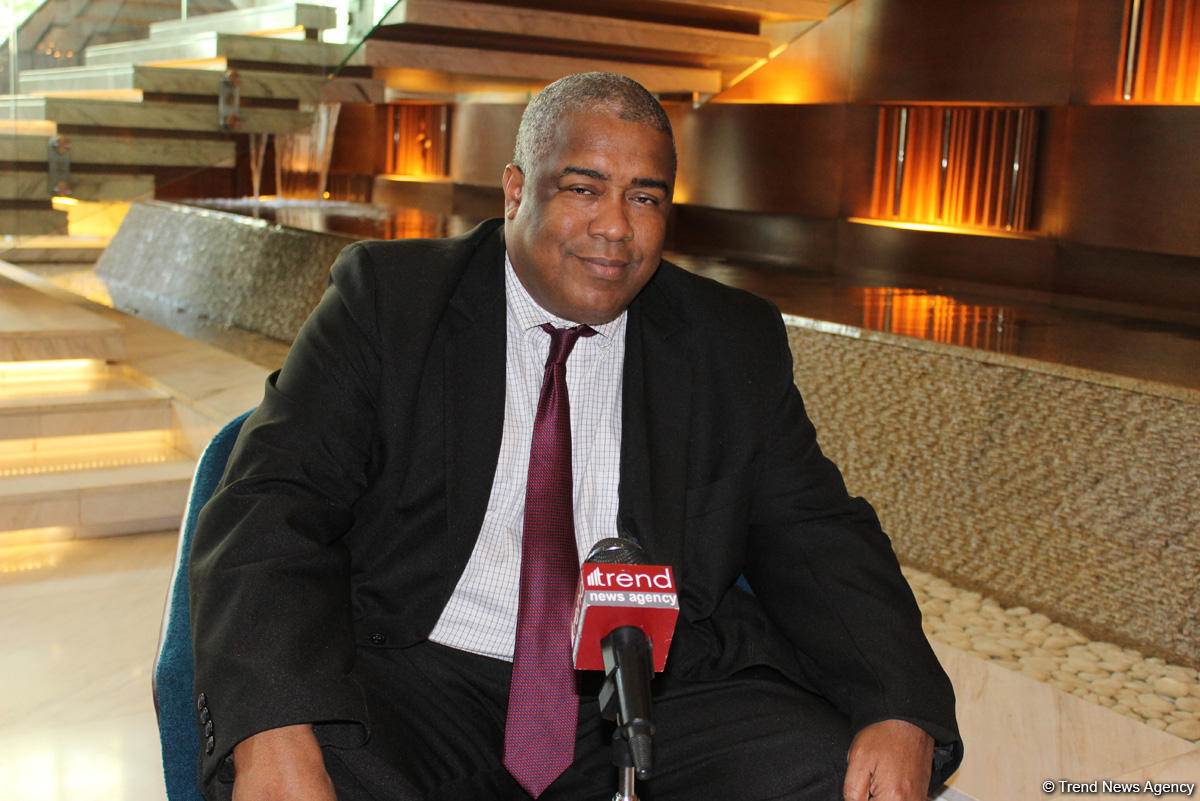 Suriname keen to exchange finance experience with Azerbaijan (PHOTO)