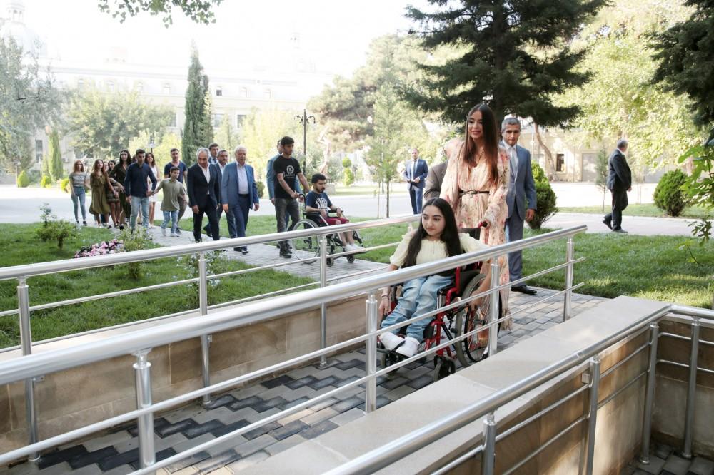 Vice-president of Heydar Aliyev Foundation Leyla Aliyeva visits State Academy of Fine Arts (PHOTO)