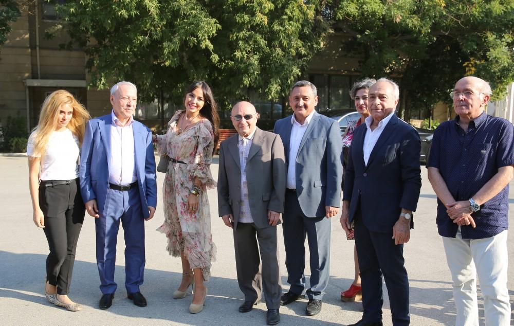 Vice-president of Heydar Aliyev Foundation Leyla Aliyeva visits State Academy of Fine Arts (PHOTO)