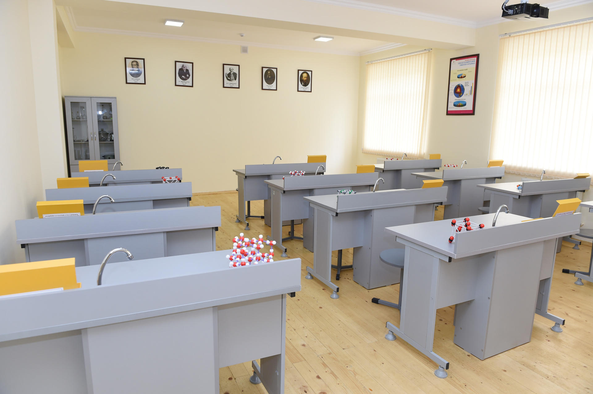 President Ilham Aliyev inaugurates new building of Salyan city secondary school No 2 (PHOTO)