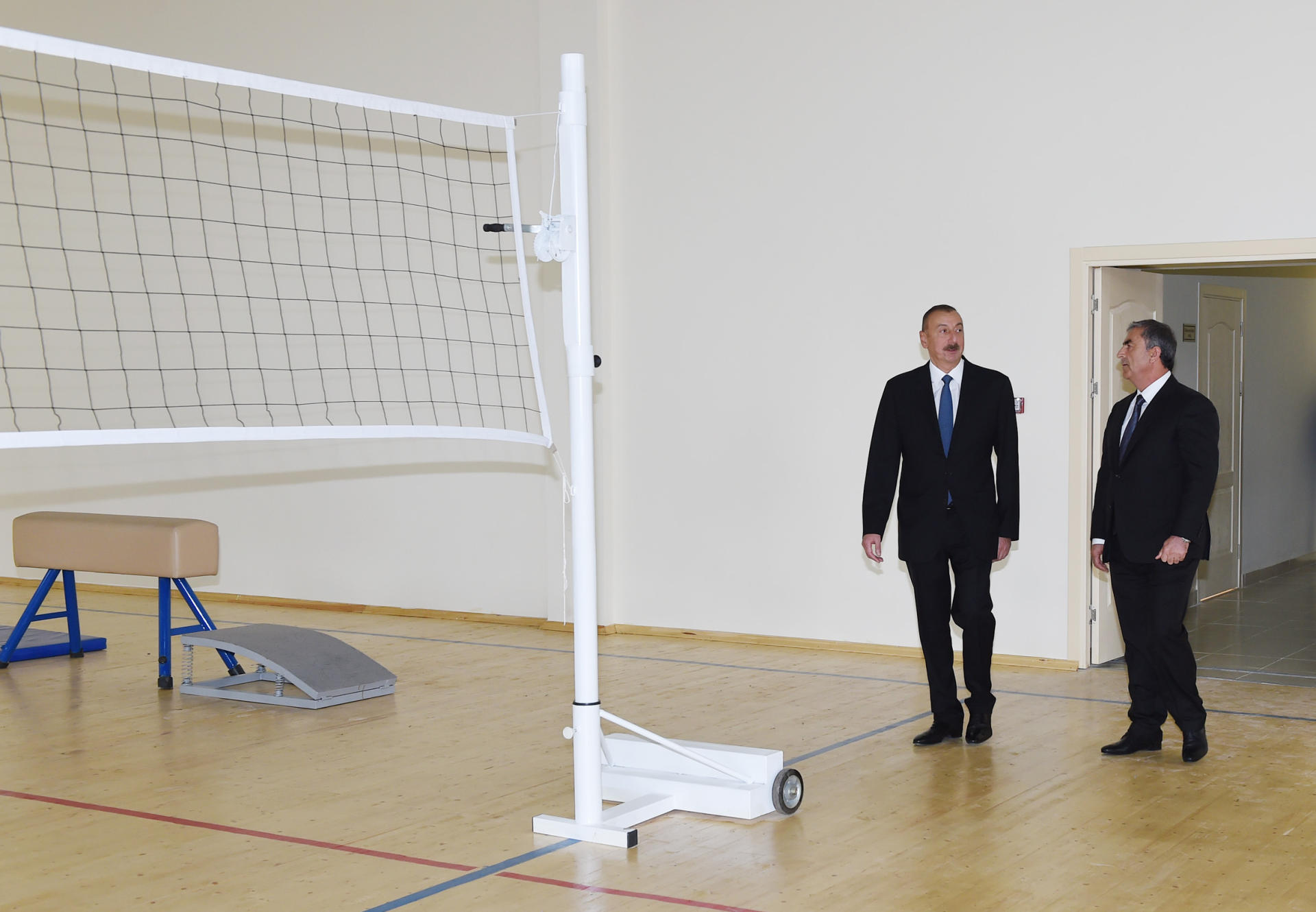 President Ilham Aliyev inaugurates new building of Salyan city secondary school No 2 (PHOTO)