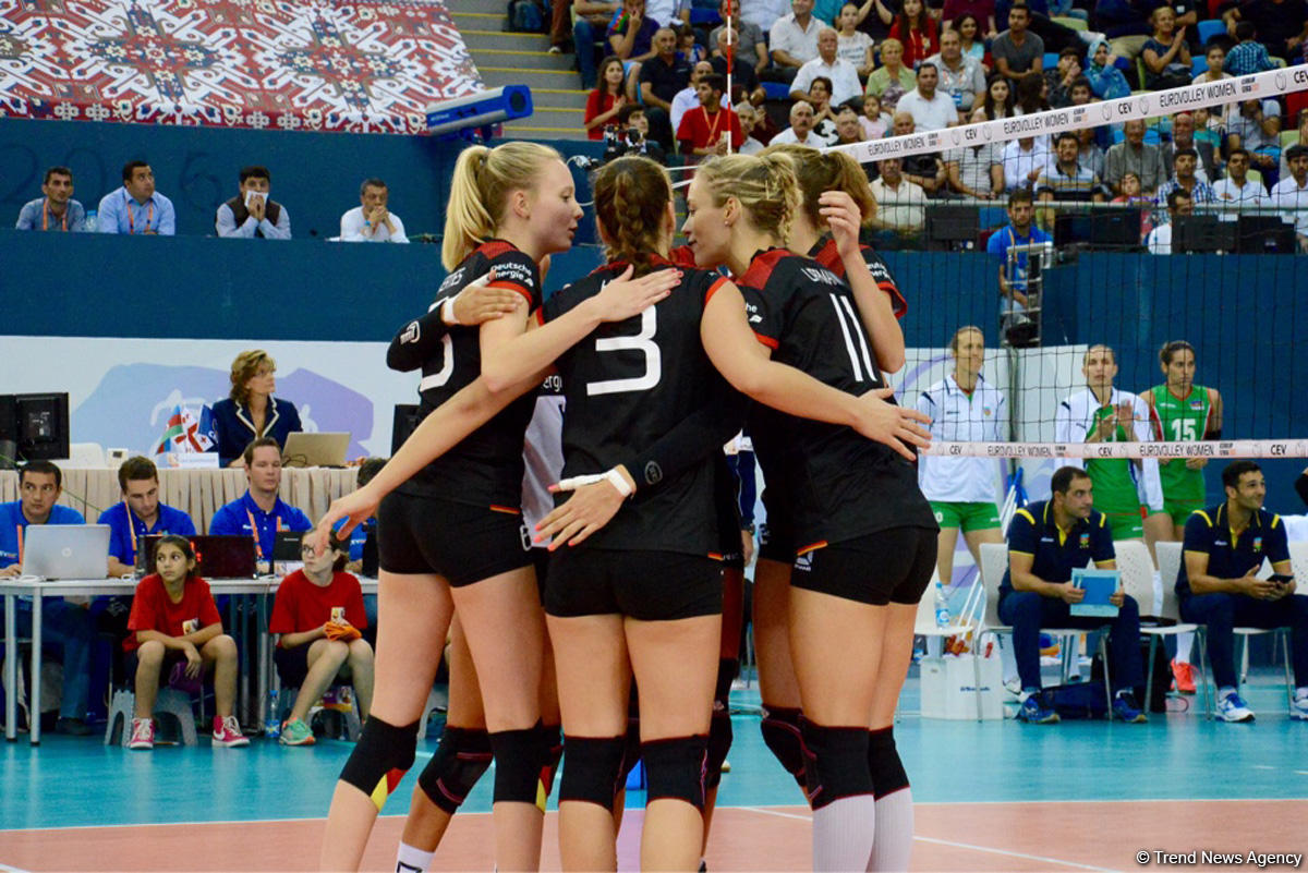 Azerbaijani women’s volleyball team makes it to CEV championship quarterfinals (PHOTO)