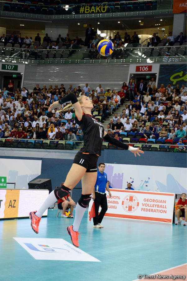 Azerbaijani women’s volleyball team makes it to CEV championship quarterfinals (PHOTO)