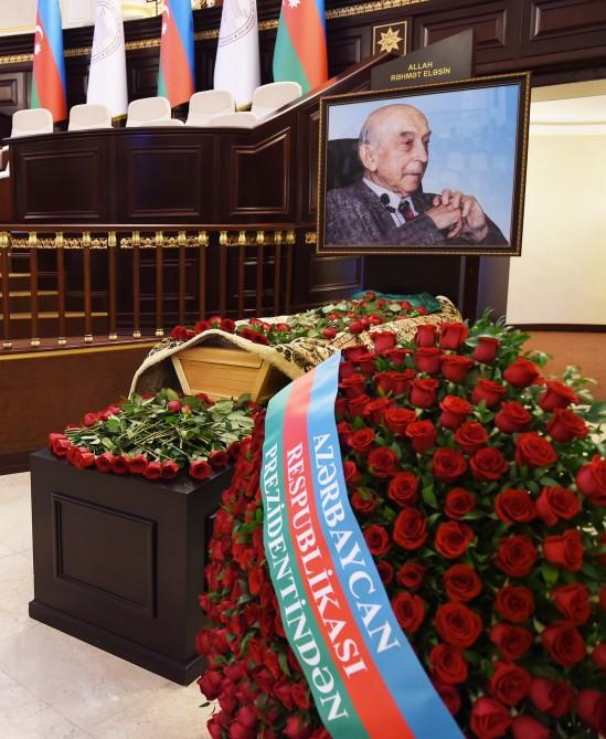 Ilham Aliyev attends farewell ceremony for eminent Azerbaijani scientist Lotfi Zadeh  (PHOTO)