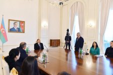 Ilham Aliyev meets Azerbaijani national women’s volleyball team (PHOTO)