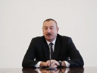 Ilham Aliyev meets Azerbaijani national women’s volleyball team (PHOTO)