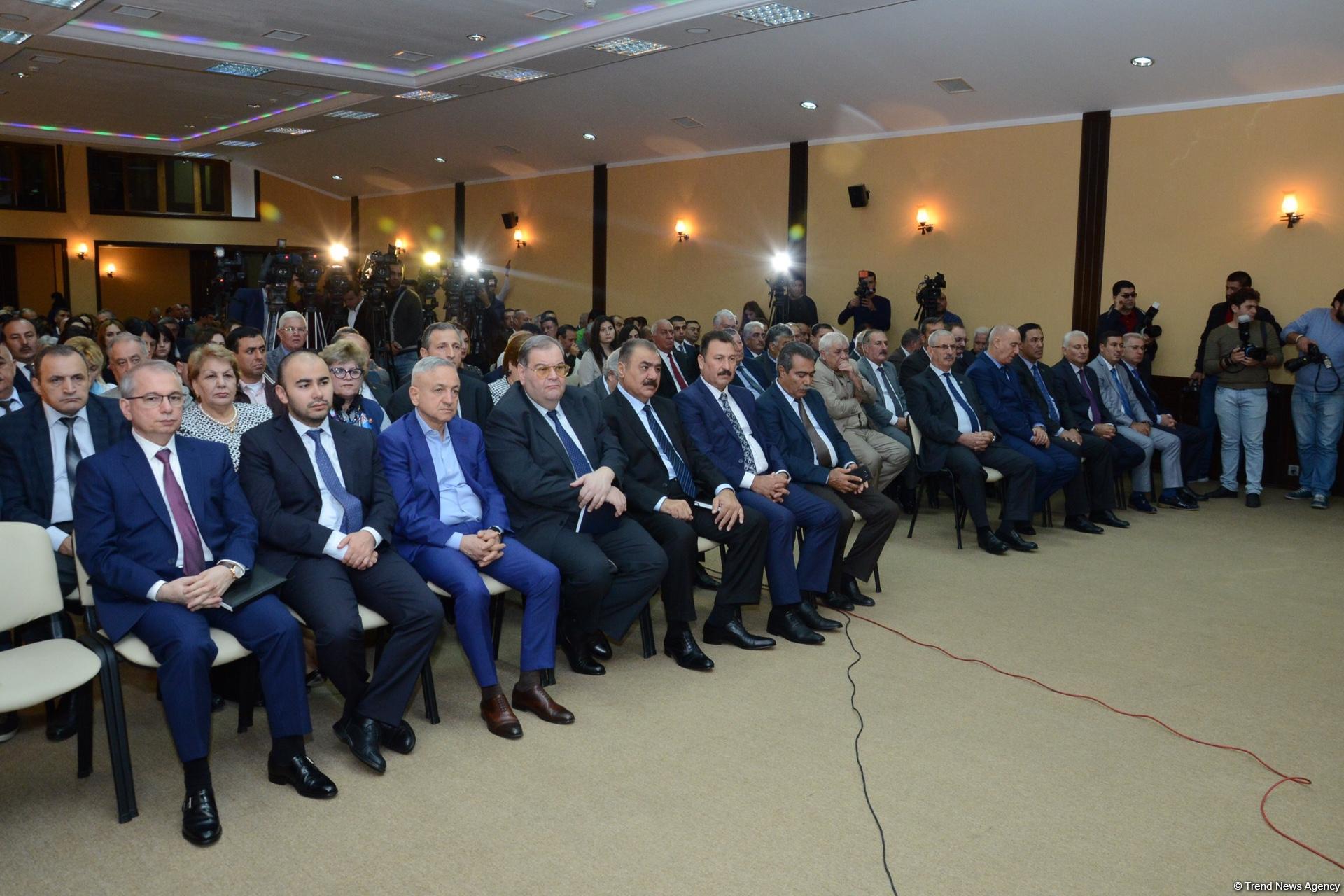Ali Hasanov: Globalization process didn’t bypass sphere of state language use (PHOTO)