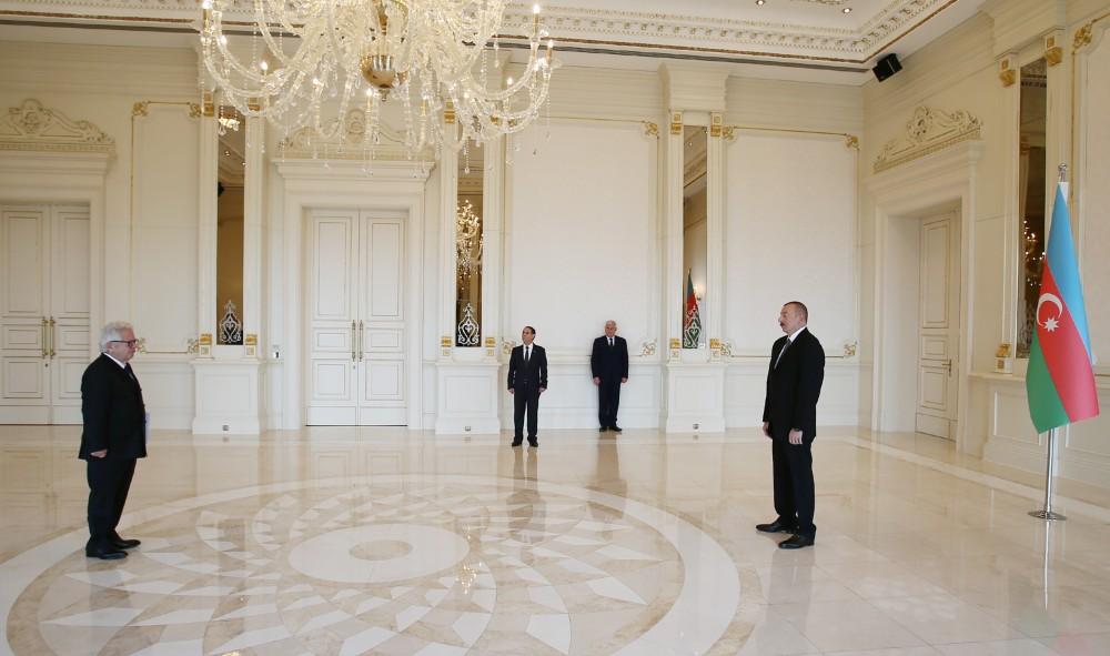 Ilham Aliyev receives credentials of Greek ambassador (PHOTO)