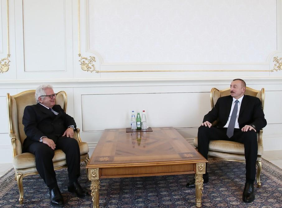 Ilham Aliyev receives credentials of Greek ambassador (PHOTO)