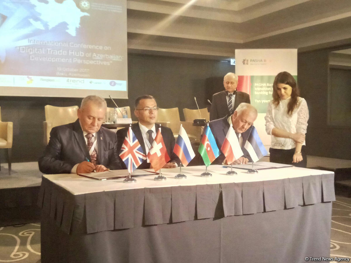 Azerbaijan inks deals for e-commerce development (PHOTO)