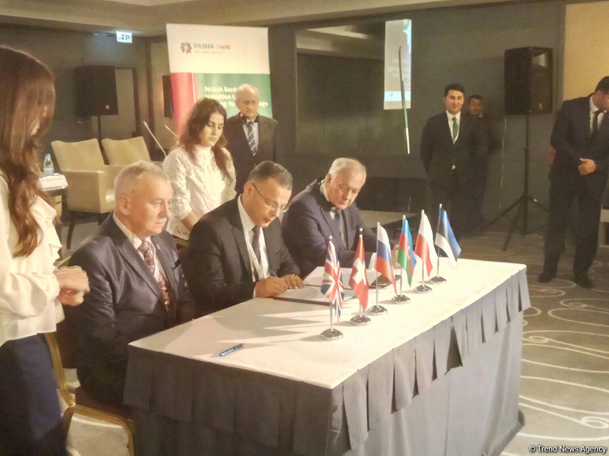 Azerbaijan inks deals for e-commerce development (PHOTO)