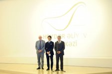 Leyla Aliyeva, Arzu Aliyeva attend Chinese contemporary art exhibition at Heydar Aliyev Center  (PHOTO)