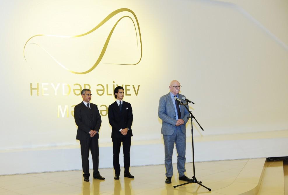 Leyla Aliyeva, Arzu Aliyeva attend Chinese contemporary art exhibition at Heydar Aliyev Center  (PHOTO)