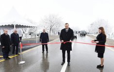 President Ilham Aliyev attends opening of new roads in Guba (PHOTO)