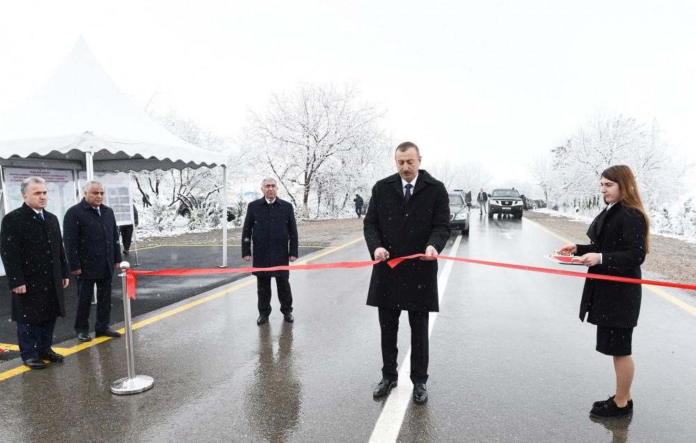 President Ilham Aliyev attends opening of new roads in Guba (PHOTO)