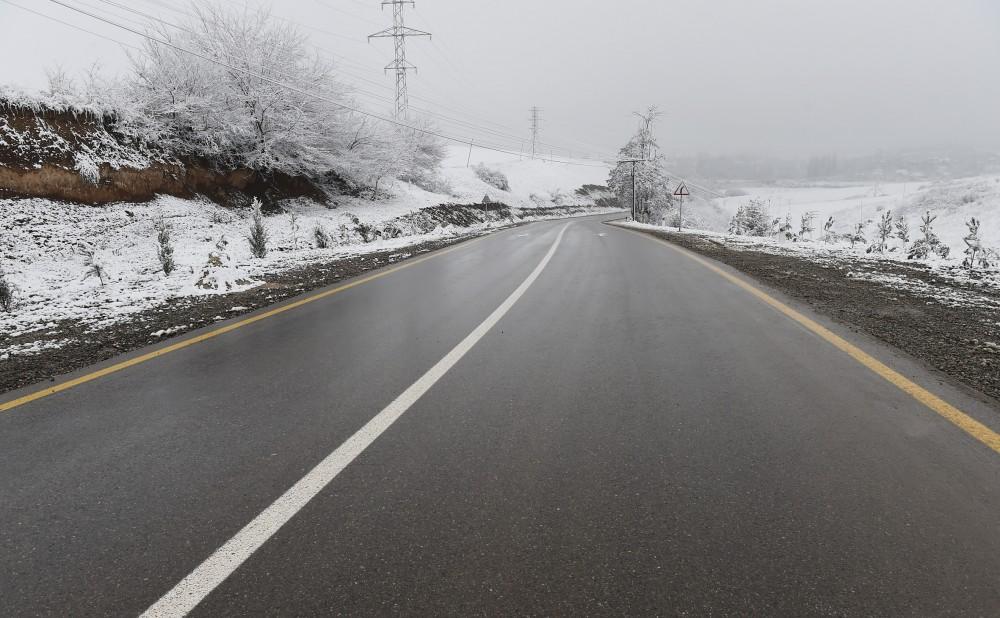 President Ilham Aliyev attends opening of new roads in Guba (PHOTO)