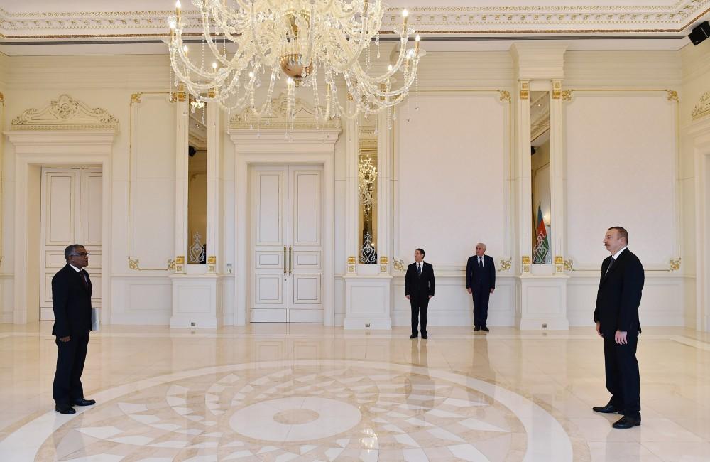 President Aliyev receives credentials of incoming Sudanese ambassador (PHOTO)